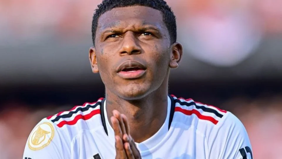 São Paulo: Arboleda é dúvida para 1ª final da Copa do Brasil após lesão