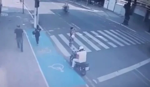 VÍDEO: mãe e filha de 4 meses são atropeladas no Centro de Rio Branco