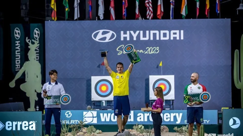 Brasileiro Marcus D’Almeida é campeão mundial de tiro com arco, no México