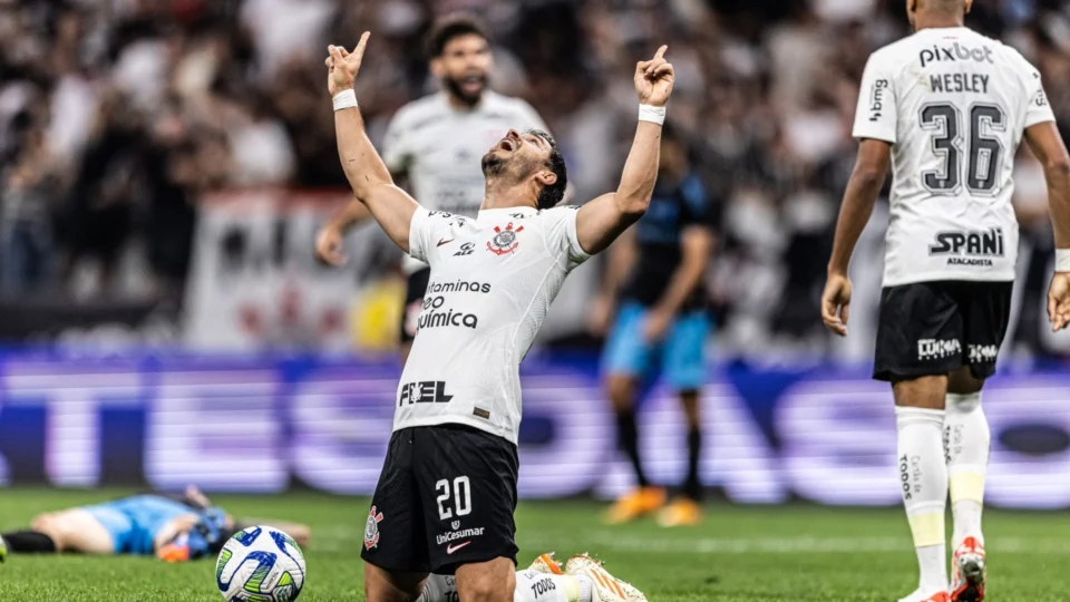 Brasileirão: Corinthians intensifica treino para surpreender Botafogo