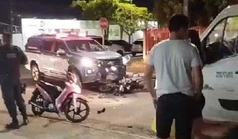 Motociclista é perseguido e colide contra viatura da PM, em RR