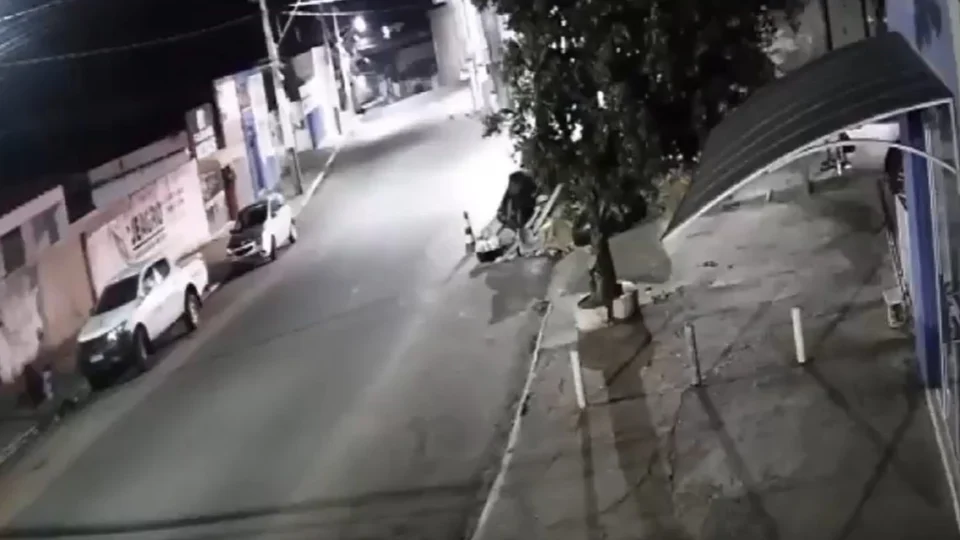 VÍDEO: câmeras registram momento em que indígena é morto a tijoladas no TO