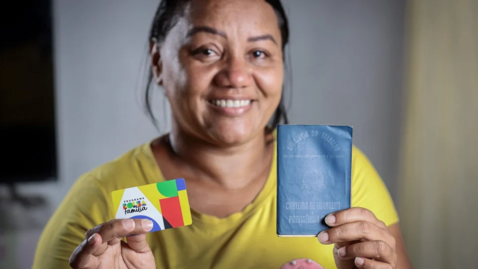 Bolsa Família é pago para beneficiários com NIS final 7