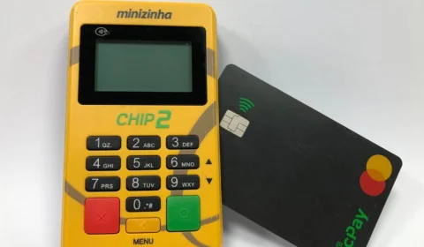 Juro do rotativo do cartão sobe para 445,7% ao ano, revela BC