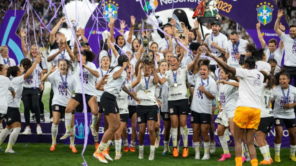 Brasileiro Feminino: Corinthians vence de virada a Ferroviária e é campeão