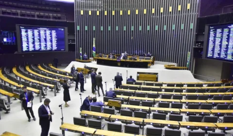 Deputados mudam prazos de cumprimento da Lei da Ficha Limpa