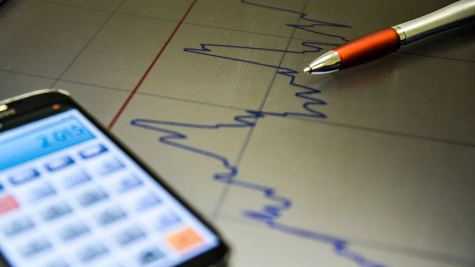 Dívidas governamentais de países da OCDE subiram a 113,8% do PIB em 2022