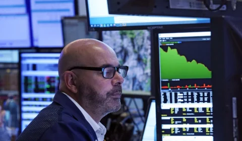 Economia dos EUA pode parar a partir deste domingo (1º); entenda