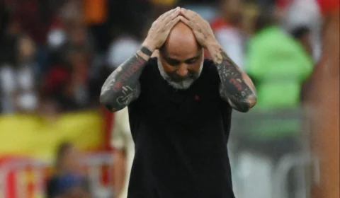 Abatido, Sampaoli admite Flamengo apático, mas fala em título: ‘Vamos ser campeões’