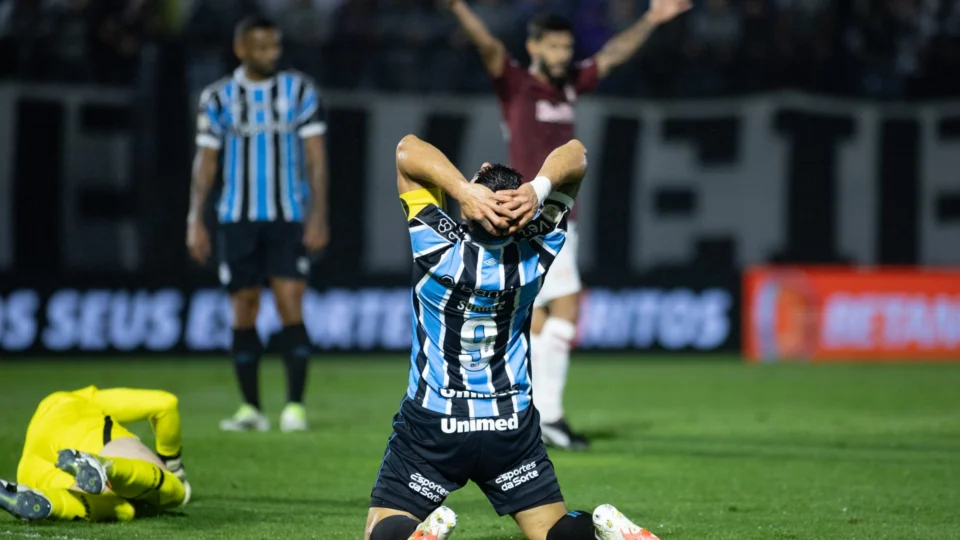 Brasileirão: Red Bull Bragantino vence Grêmio por 2 a 0 e se aproxima do G-4