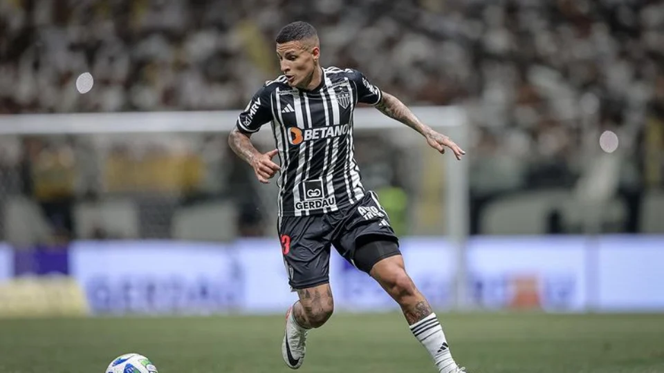 Guilherme Arana substitui Caio Henrique e comemora volta à seleção brasileira