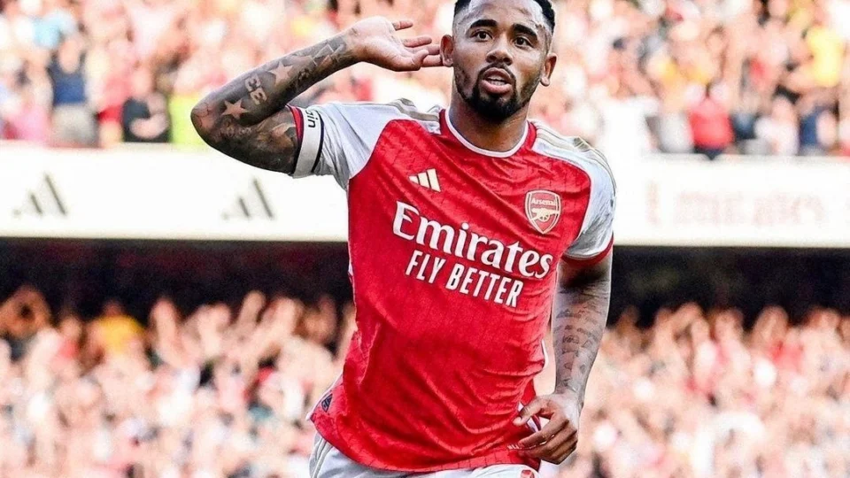 Gabriel Jesus ultrapassa número de gols de Romário na Champions