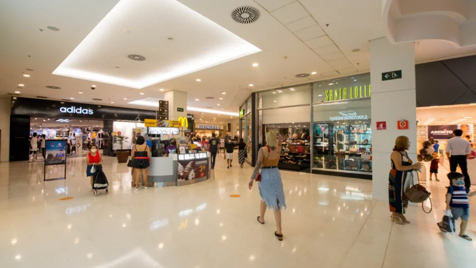 Shoppings realizam promoções do Dia do Cliente em Manaus