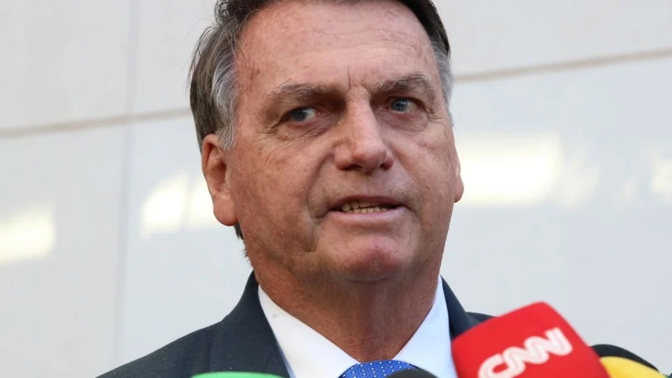 Ibama reabre processo de multa contra Jair Bolsonaro por pesca ilegal  