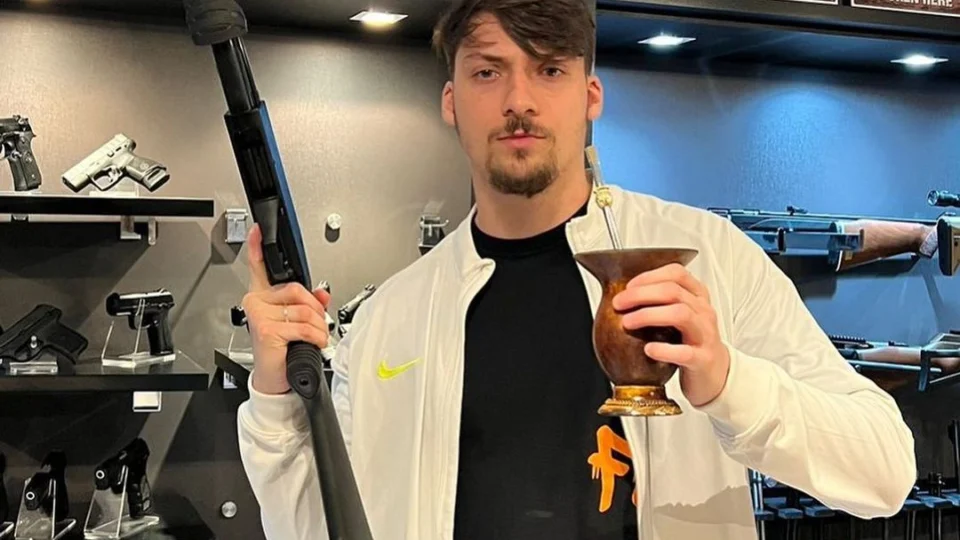 Jair Renan levou itens do acervo presidencial, diz ex-chefe de gabinete