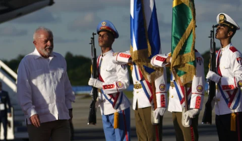 Em Havana, Lula critica embargo econômico dos EUA contra Cuba