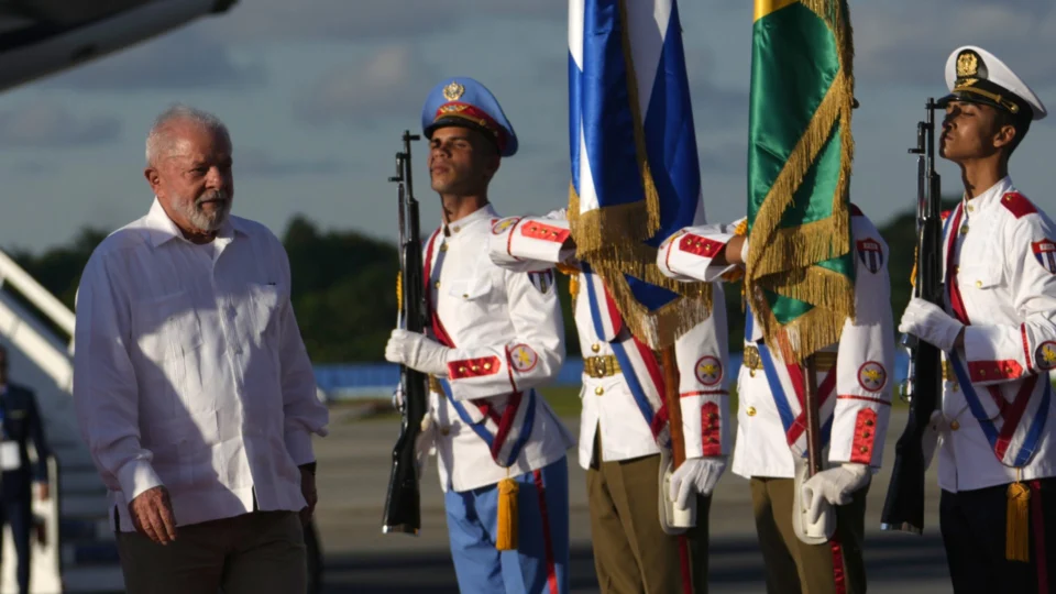 Em Havana, Lula critica embargo econômico dos EUA contra Cuba