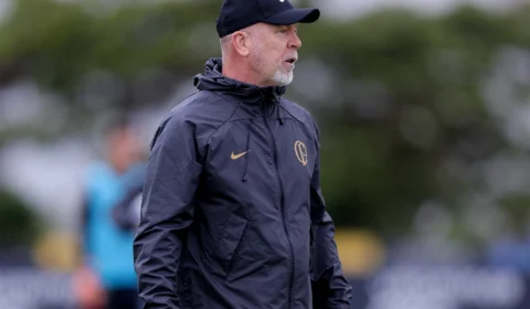 Mano Menezes envia mensagem otimista à torcida do Corinthians