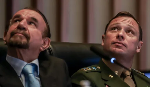 Mauro Cid ‘assumiu tudo’ e não incriminou Bolsonaro, diz advogado