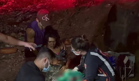 Moradora de rua dá à luz em terreno abandonado em Rio Branco