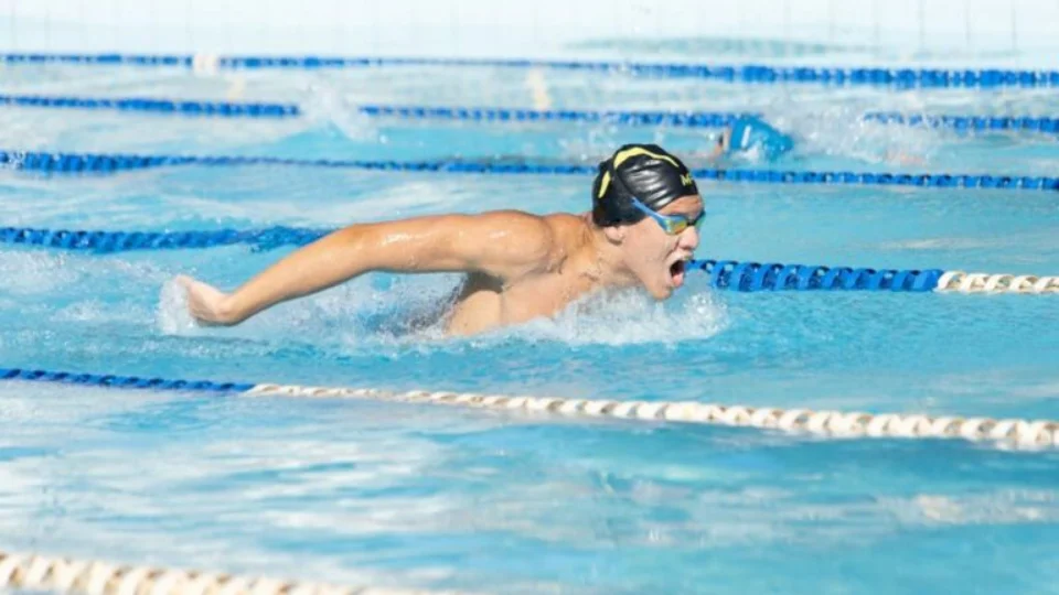 Fernando Weber, atleta do Acre, ganha destaque na natação dos Jogos da Juventude