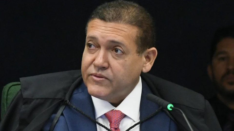 Nunes Marques é criticado por CPMI após liberar ex-diretora de inteligência