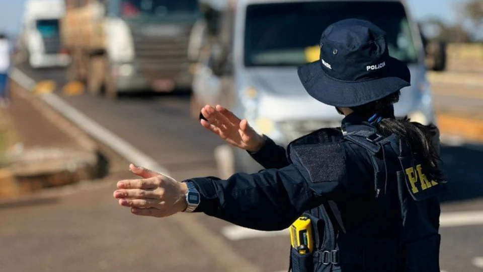 VÍDEO: Operação da PRF reforça fiscalização em rodovias durante feriado no AC