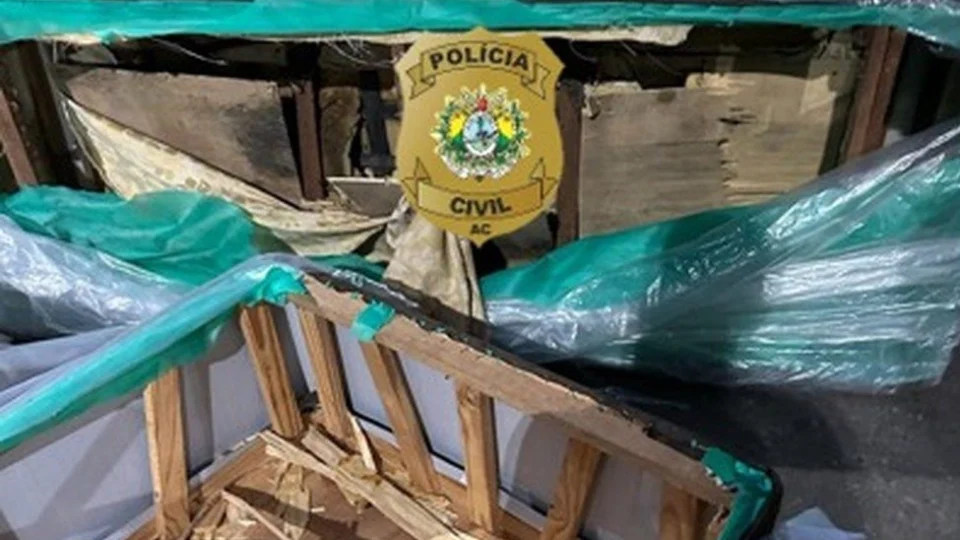 Caminhão transportando mais de 30kg de droga é apreendido no interior do AC