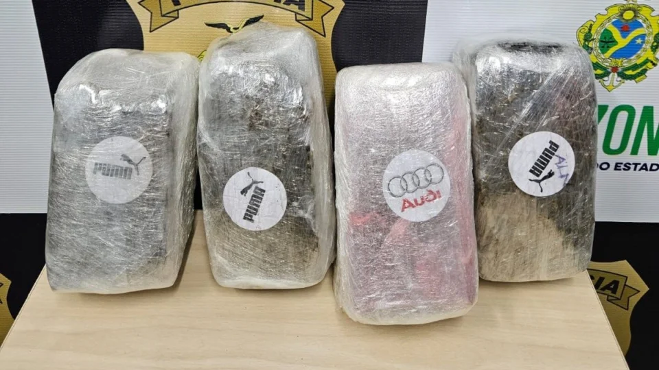 VÍDEO: drogas são apreendidas com ‘selos’ de marcas famosas em Manaus