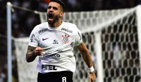 Renato Augusto volta aos treinos e se prepara para jogo contra Fortaleza