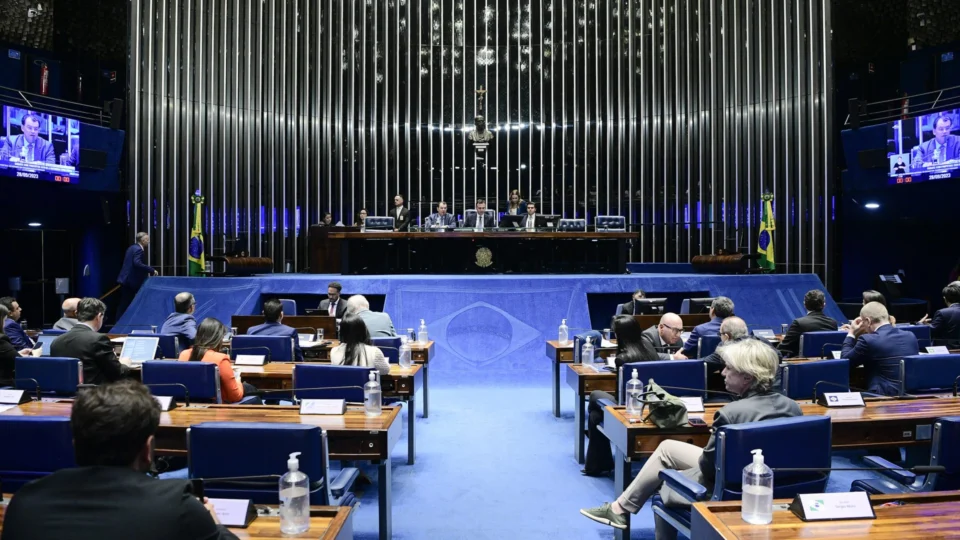Prefeitos debatem reforma tributária em sessão no Senado