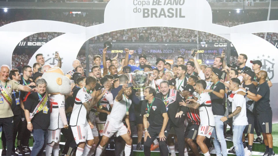 São Paulo derrota Flamengo e leva título inédito de campeão da Copa do Brasil