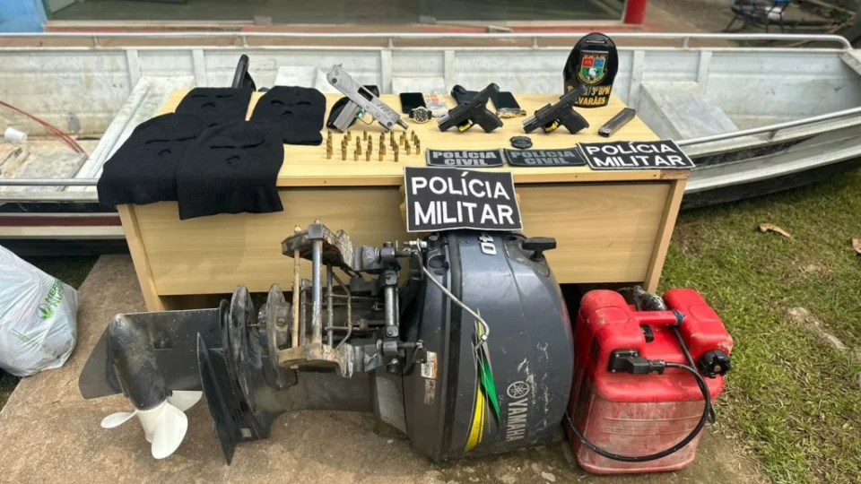 ‘Piratas de rio’ são presos com armas de fogo e objetos roubados no AM