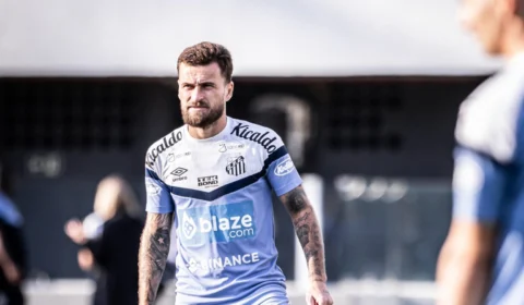 Santos faz treino com reforço na Vila Belmiro antes de encarar o América-MG