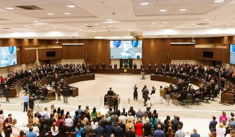 Supersalários no TJGO chegam a R$ 117 mil, mesmo com proibição do STF