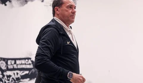 Corinthians anuncia demissão do técnico Vanderlei Luxemburgo