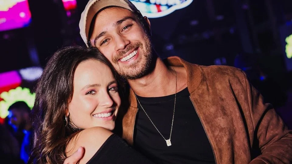 Larissa Manoela: advogada pede liberação da atriz de depor contra a mãe