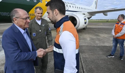 Alckmin e ministros visitam cidades atingidas por ciclone no RS
