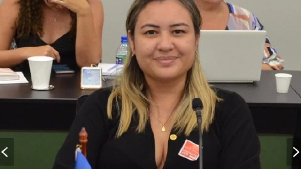 Cecília Lorenzon deverá tomar medidas após indícios de superfaturamento