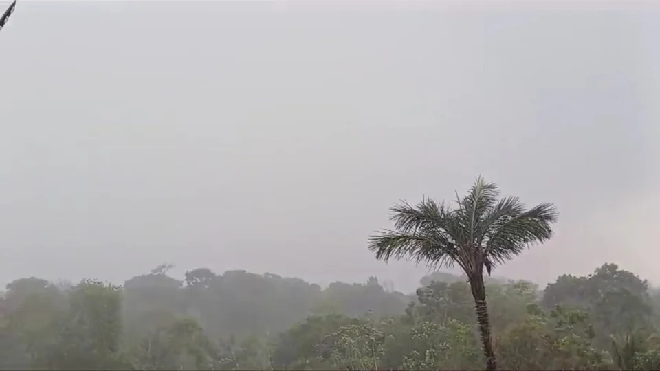 Chuva em Manaus provoca 5 ocorrências em bairros das zonas Norte e Leste