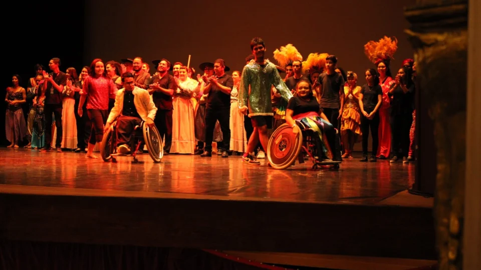 Teatro Amazonas oferece espetáculo inclusivo com PCDs