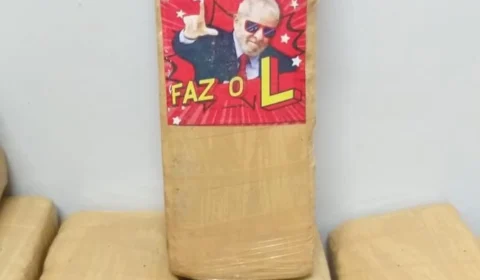 Derrite divulga maconha com adesivo ‘Faz o L’ e irrita apoiadores de Lula