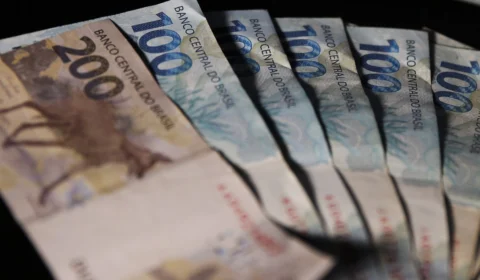 Governo eleva previsão oficial de crescimento do PIB para 3,2% em 2023