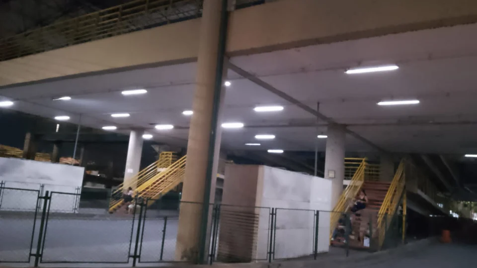 Após furto de fios, terminal de ônibus passa por reparos em Manaus