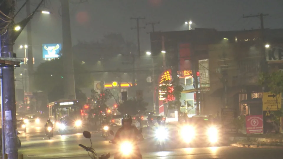VÍDEO: fumaça cobre Manaus e causa danos a saúde de moradores da capital