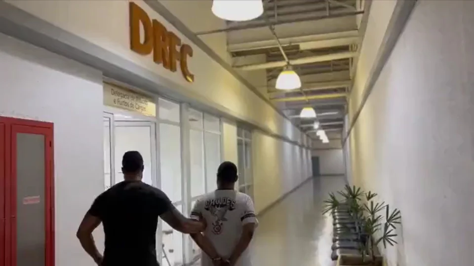 Presidente da Fúria Jovem do Botafogo é preso com 200 kg de maconha no Rio