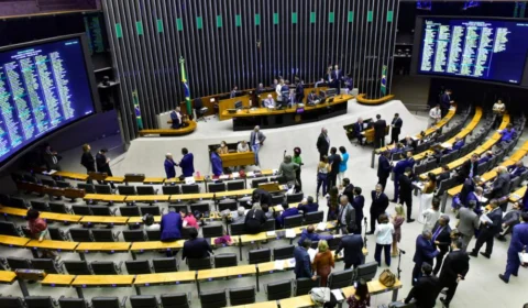 Projeto que limita rotativo do cartão de crédito é aprovado pela Câmara