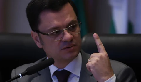 PF encontra no celular de Anderson Torres ameaças à Lula e Moraes