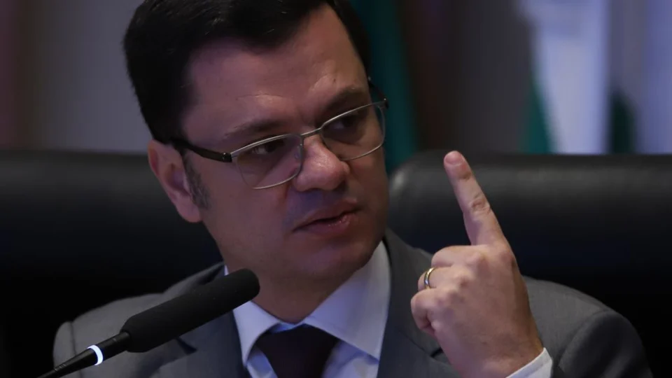 PF encontra no celular de Anderson Torres ameaças à Lula e Moraes