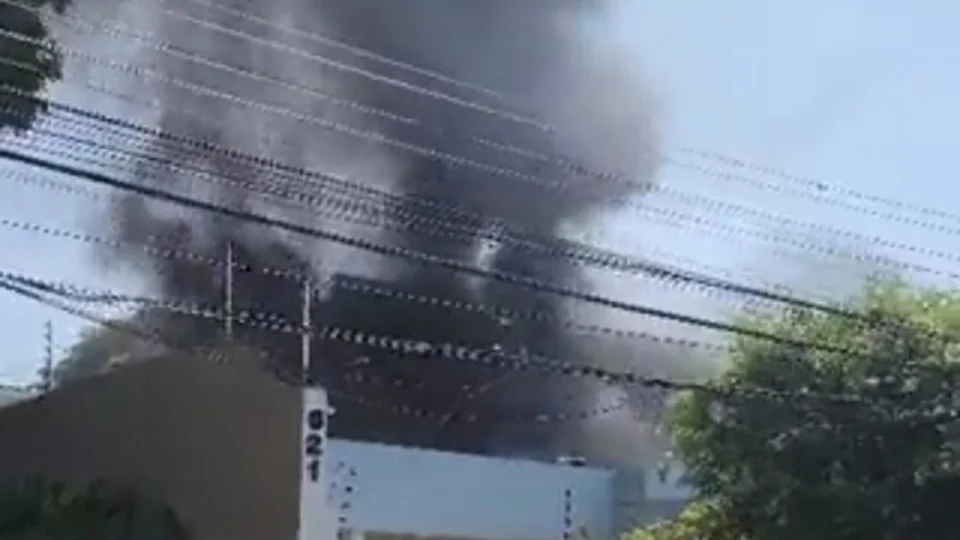 VÍDEO: incêndio atinge clínica no bairro Adrianópolis, Zona Centro-Sul de Manaus